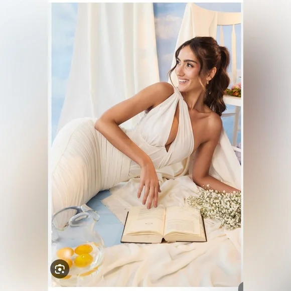 NWT House of CB “Valentina” White Ruched One Shoulder Dress Medium - Picture 3 of 6